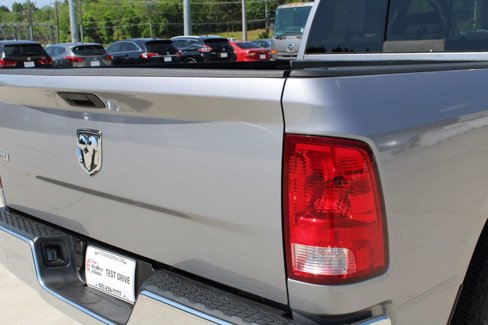 Used 2019 RAM 1500 Classic SLT image 9