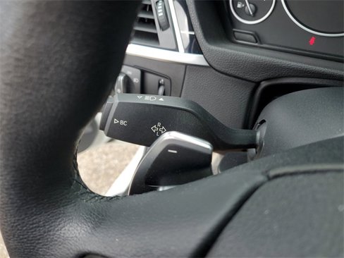 Used 2018 BMW 330i xDrive Sedan w/ Convenience Package image 14