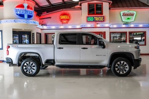 Used 2023 Chevrolet Silverado 2500 Custom w/ Custom Value Package image 10
