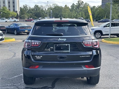 Certified 2025 Jeep Compass Limited image 3