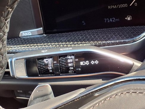 Used 2025 Cadillac Escalade V image 26