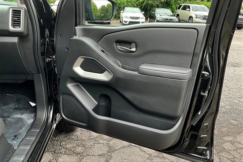 Used 2023 Nissan Frontier SV image 26