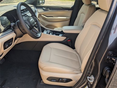 New 2025 Jeep Grand Cherokee L Limited image 6