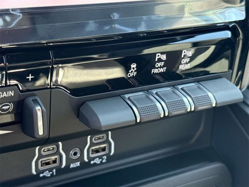 New 2026 RAM 1500 4x4 Crew Cab image 28