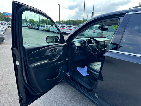 Used 2020 Chevrolet Traverse LT w/ LT Premium Package image 15