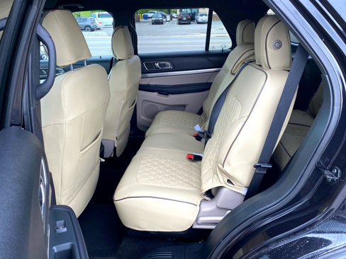 Used 2019 Ford Explorer XLT image 16