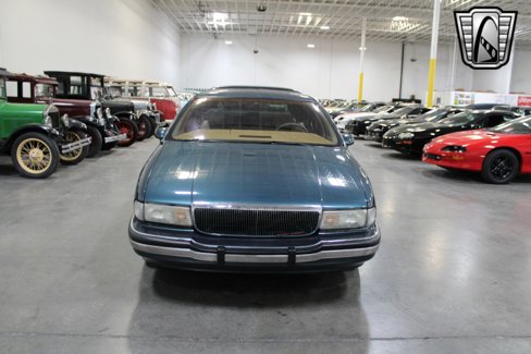 Used 1993 Buick Roadmaster Estate image 2