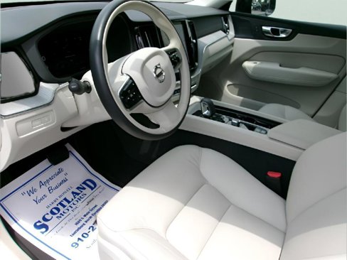 Used 2025 Volvo XC60 T8 Plus w/ Protection Package Premier image 12