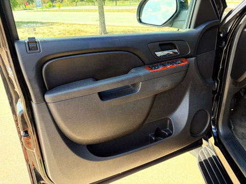 Used 2013 Chevrolet Suburban LS w/ Convenience Package 1 image 36