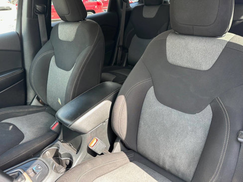 Used 2016 Jeep Cherokee Sport w/ Cold Weather Group image 8