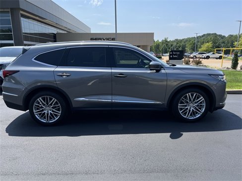 Used 2023 Acura MDX SH-AWD w/ Advance Package image 2