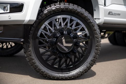Used 2025 Ford F450 Platinum w/ Platinum Plus Package image 6