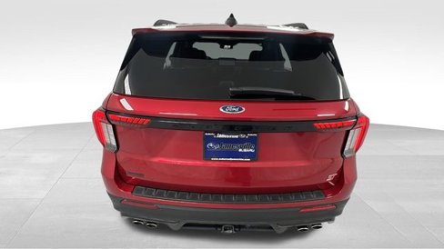 Used 2025 Ford Explorer ST image 4