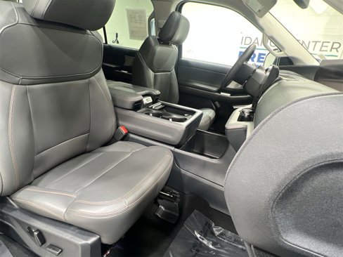 Used 2025 Ford Expedition Active image 26