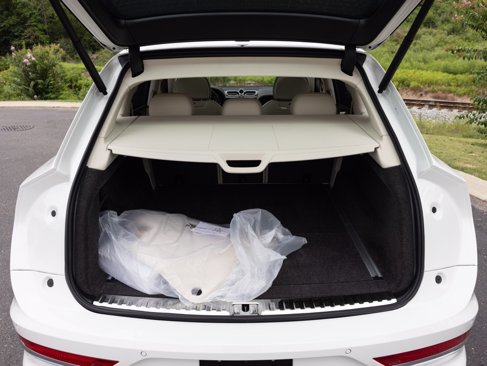 New 2025 Bentley Bentayga image 46