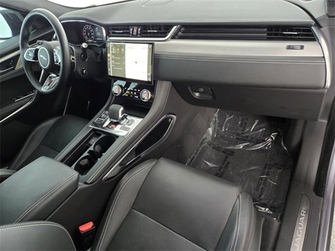 Certified 2024 Jaguar F-PACE R-Dynamic S image 18