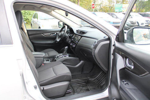 Used 2020 Nissan Rogue SV image 29