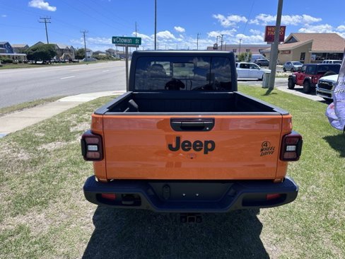 New 2025 Jeep Gladiator Willys image 6
