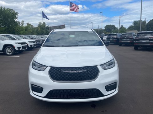 New 2026 Chrysler Pacifica Select image 10