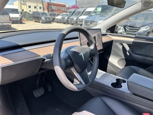 Used 2024 Tesla Model Y Long Range image 10