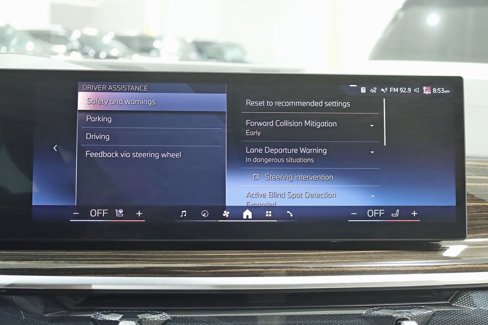 Used 2025 BMW X7 xDrive40i w/ M Sport Package image 25