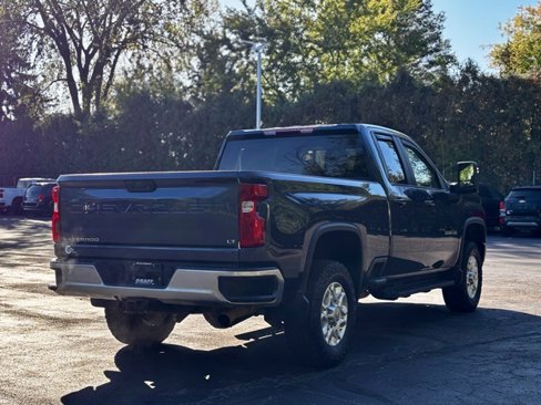 Used 2022 Chevrolet Silverado 2500 LT w/ Convenience Package image 4