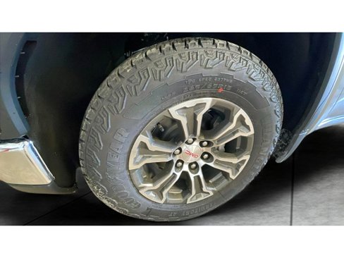 New 2026 GMC Sierra 1500 SLE image 18