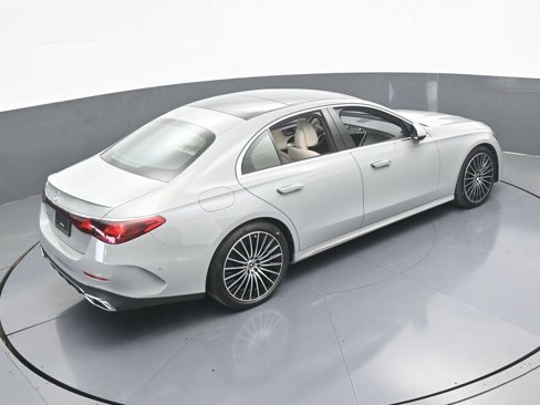 Used 2025 Mercedes-Benz E 350 Sedan image 62
