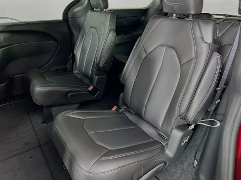 New 2026 Chrysler Pacifica Select image 24