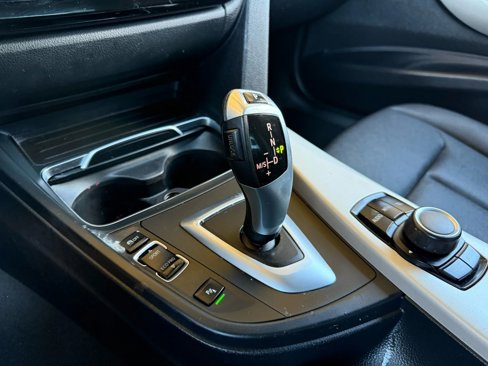 Used 2017 BMW 320i Sedan image 33