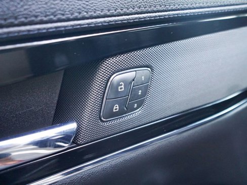 Used 2022 Lincoln Nautilus AWD w/ Premium Package image 18
