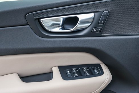 New 2026 Volvo XC60 B5 Plus w/ Protection Package Premier image 27