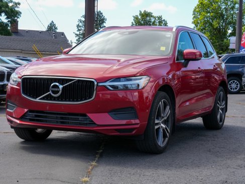 Used 2019 Volvo XC60 T6 Momentum w/ Multimedia Package image 2