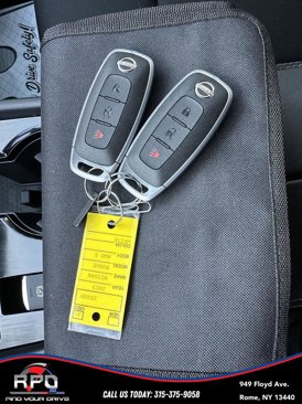 Used 2021 Nissan Rogue SV image 36
