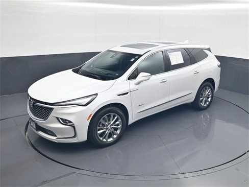 Used 2024 Buick Enclave Avenir w/ Avenir Technology Package image 14