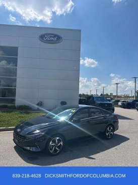Used 2023 Hyundai Elantra Limited image 1
