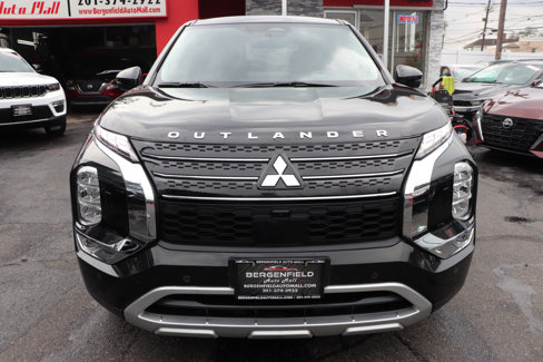Used 2024 Mitsubishi Outlander 4WD Plug-In Hybrid image 8