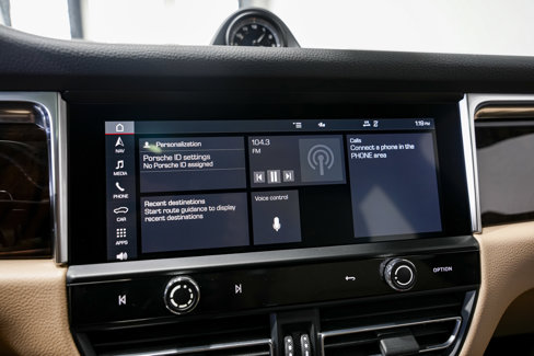Used 2023 Porsche Macan S image 13