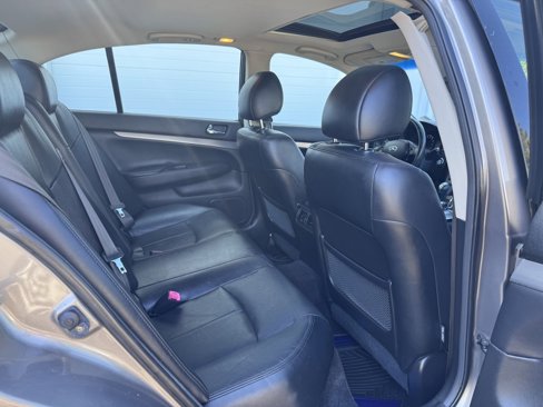 Used 2012 INFINITI G37 x image 16