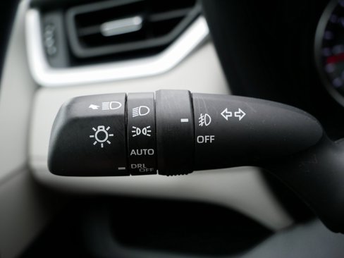 Used 2021 Toyota RAV4 XLE Premium image 33
