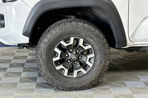 Used 2021 Toyota Tacoma TRD Off-Road image 39