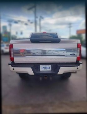 Used 2019 Ford F250 Platinum w/ Platinum Ultimate Package image 3