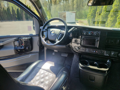 Used 2019 Chevrolet Express 2500 Extended w/ Enhanced Convenience Package image 24