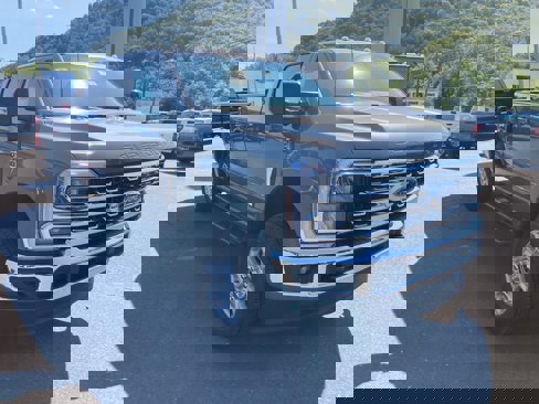 New 2026 Ford F250 XLT w/ XLT Premium Package image 3