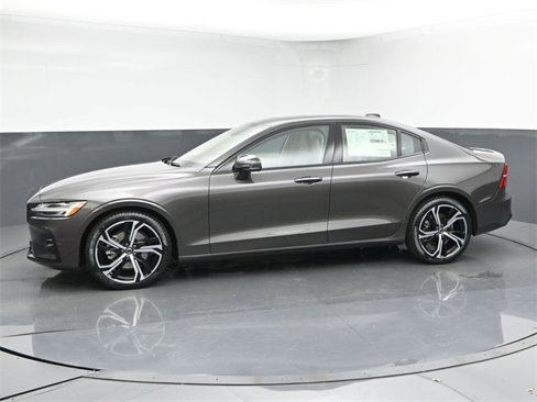 Used 2025 Volvo S60 B5 Plus w/ Protection Package Premier image 4