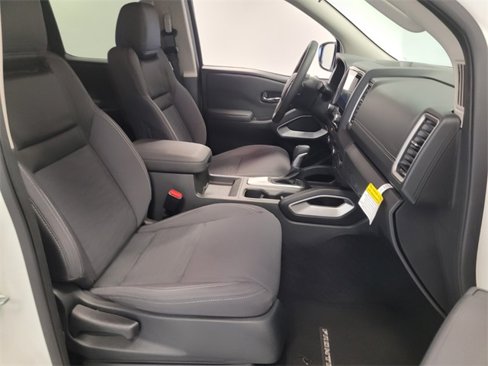Used 2024 Nissan Frontier SV w/ Hardbody Edition image 13