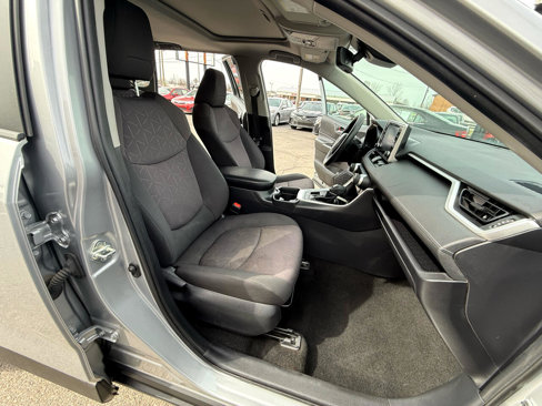 Used 2019 Toyota RAV4 XLE w/ Convenience Package image 14