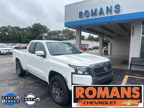 Used 2025 Nissan Frontier SV image 1
