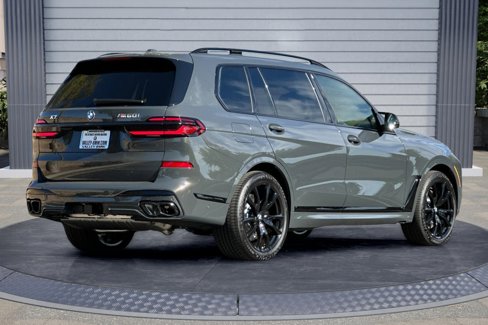 New 2026 BMW X7 M60i image 4