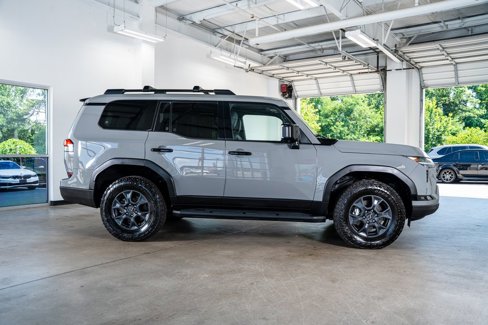 Used 2024 Lexus GX 550 image 5